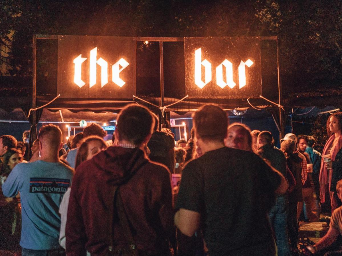 Отель Munich Oktoberfest Glamping Экстерьер фото