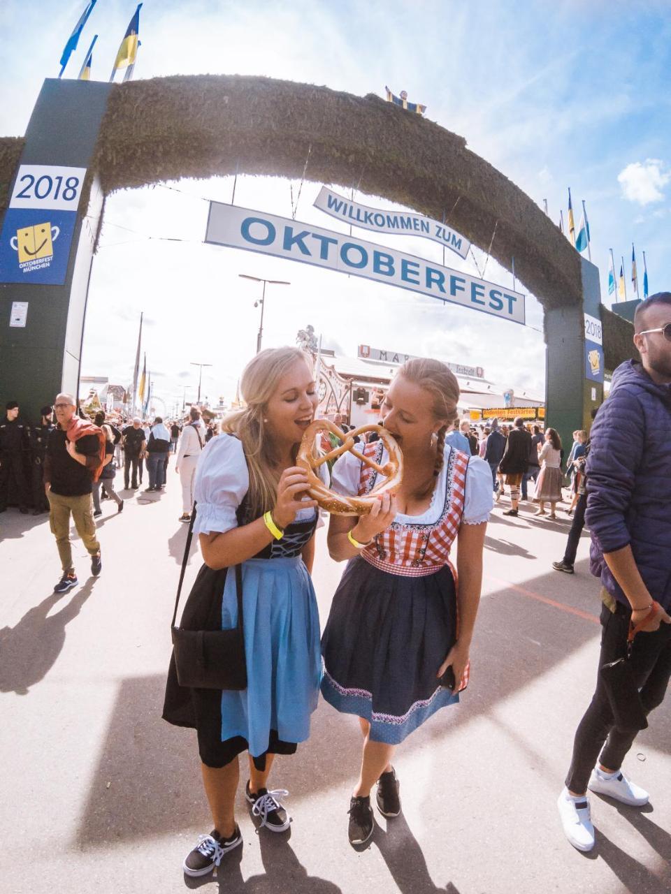 Отель Munich Oktoberfest Glamping Экстерьер фото