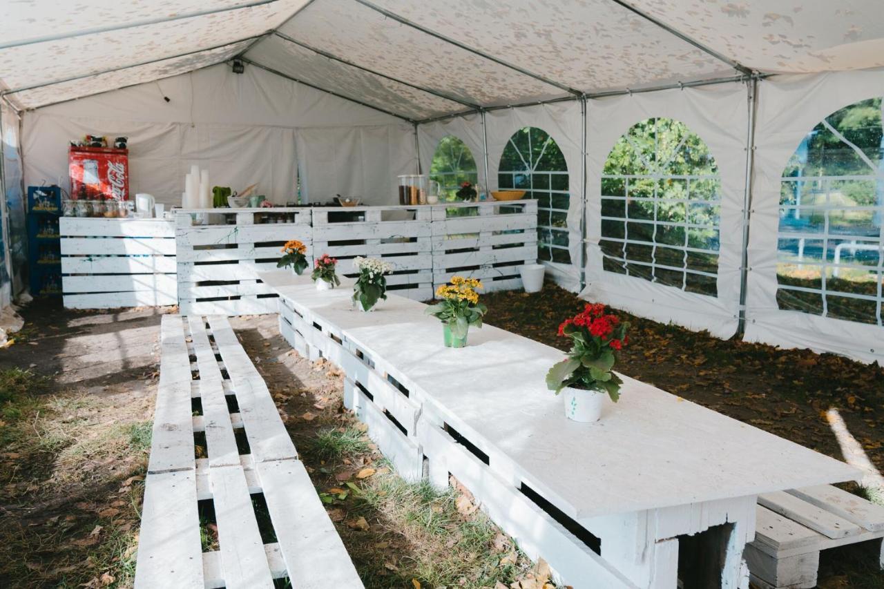 Отель Munich Oktoberfest Glamping Экстерьер фото